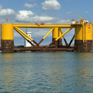 Assemblage des flotteurs : mise à l’eau du premier flotteur EFGL