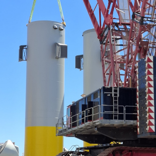 Montage de la seconde éolienne du projet EFGL